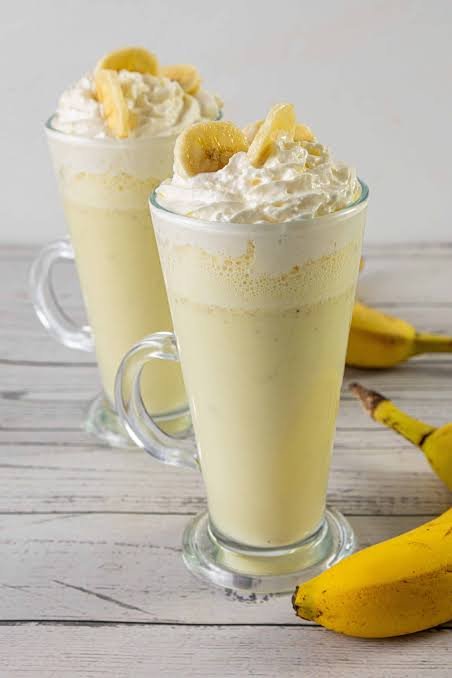 BANANA MILKSHAKE 